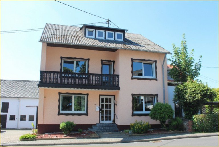 Tolles Familienhaus + gr. Nebengeb�ude Kurtscheid - Neuwied Einfamilienhaus Platz satt! Haus + Nebengeb�ude in zentraler Wohnlage