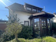 Stra�enansicht Haus verkaufen Rengsdorf! Viel Platz f�r Jung + Alt! Wohnen in H�henlage vor den Toren der Stadt!
