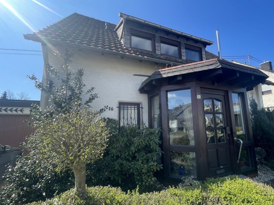 Stra�enansicht Einfamilienhaus Rengsdorf