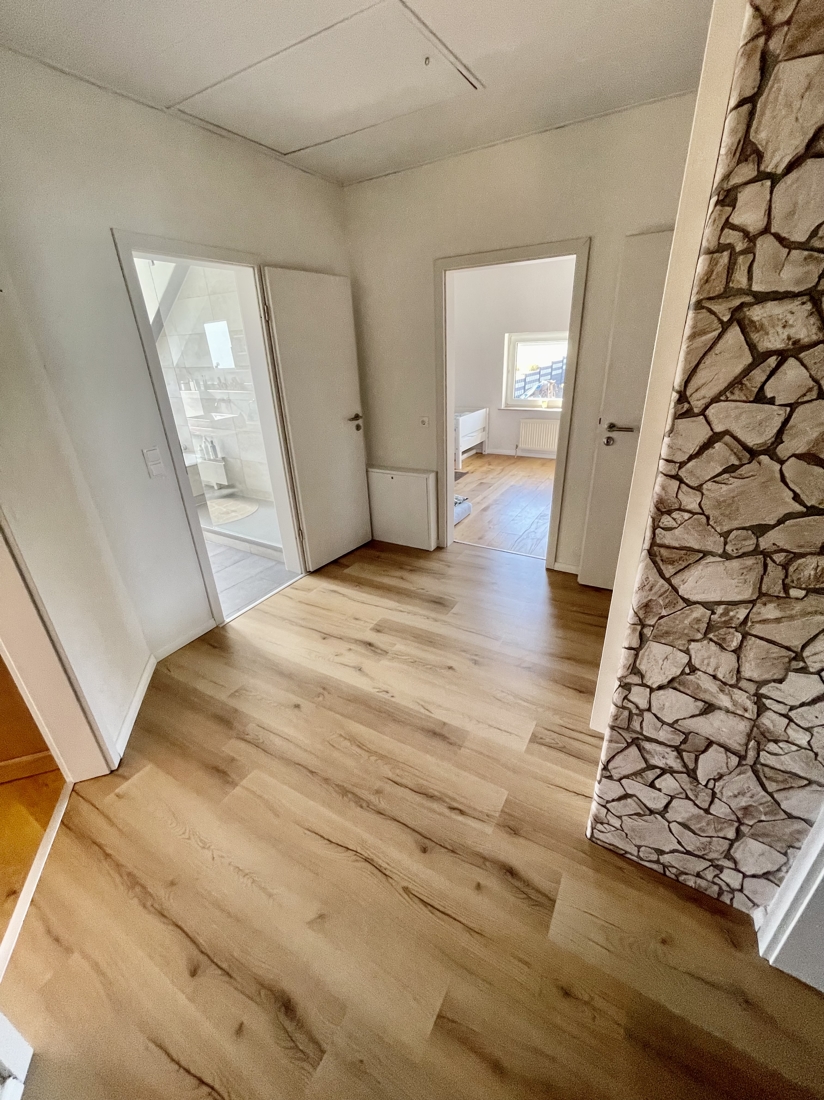 Flur OG Einfamilienhaus Oberirsen