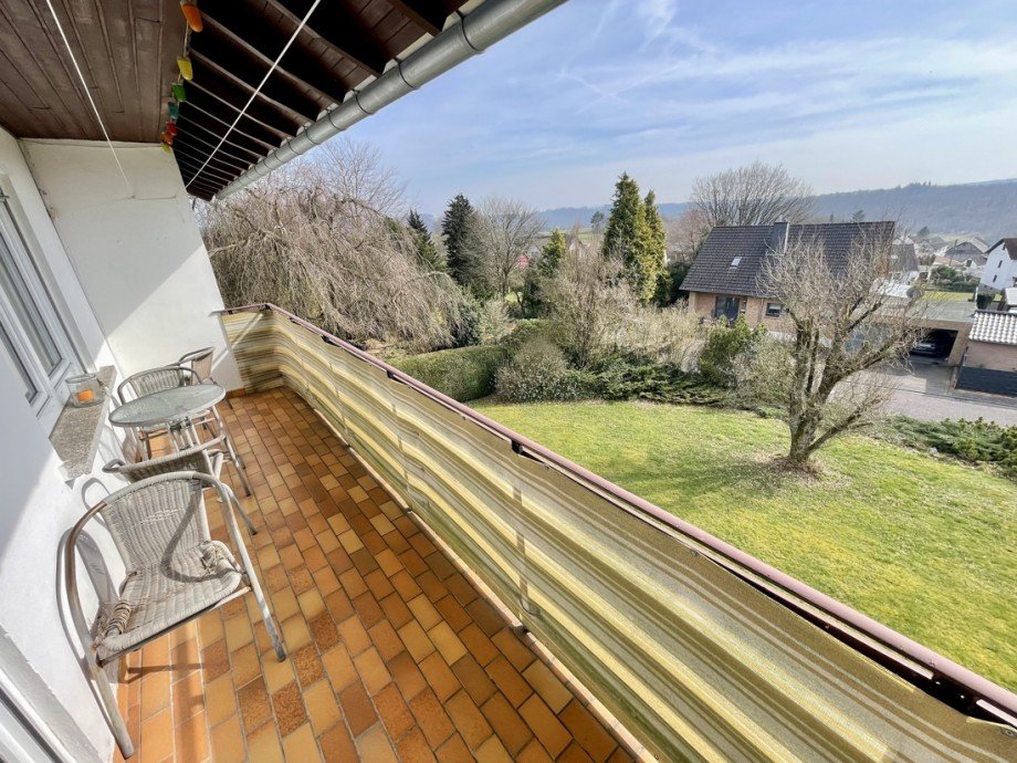 Balkon - 1 Etage Mehrfamilienhaus Stra�enhaus