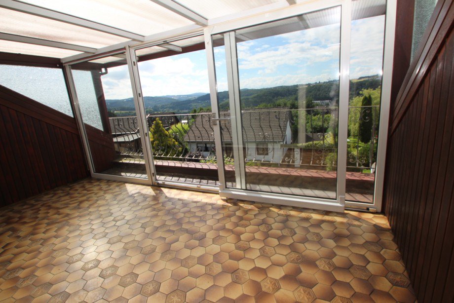 Loggia vor der Vermietung Mehrfamilienhaus Neustadt (Wied)