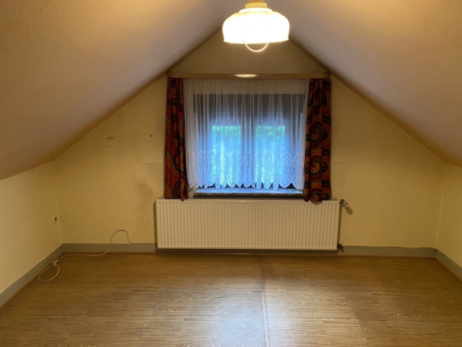 Hobby-/G�stezimmer im Speicher Doppelhaush�lfte Neuwied / Niederbieber