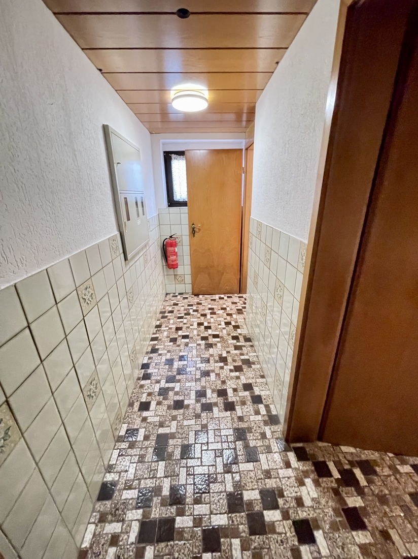 Flur UG Einfamilienhaus Niedersteinebach