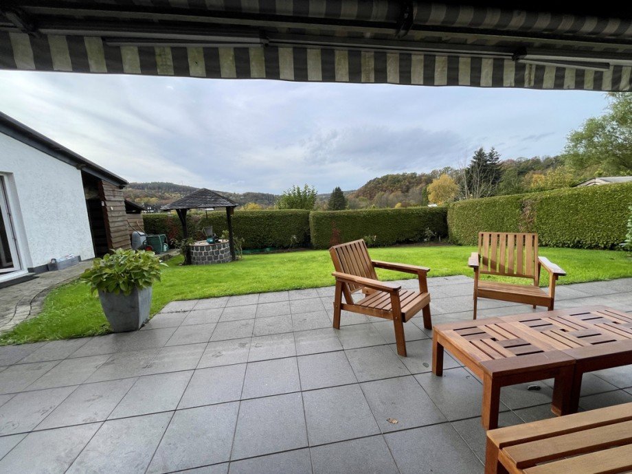Terrasse mit Blick Bungalow Oberlahr